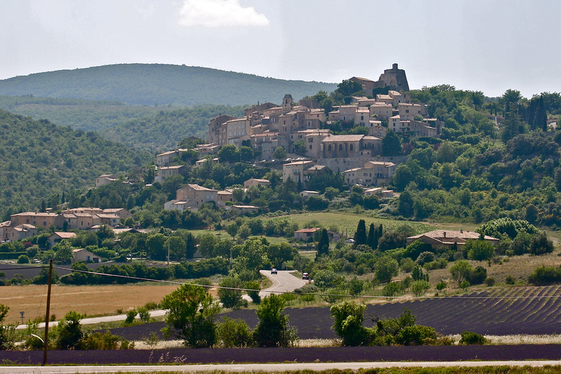 GR®4 Section 11 : de Simiane-la-Rotonde à Rougon